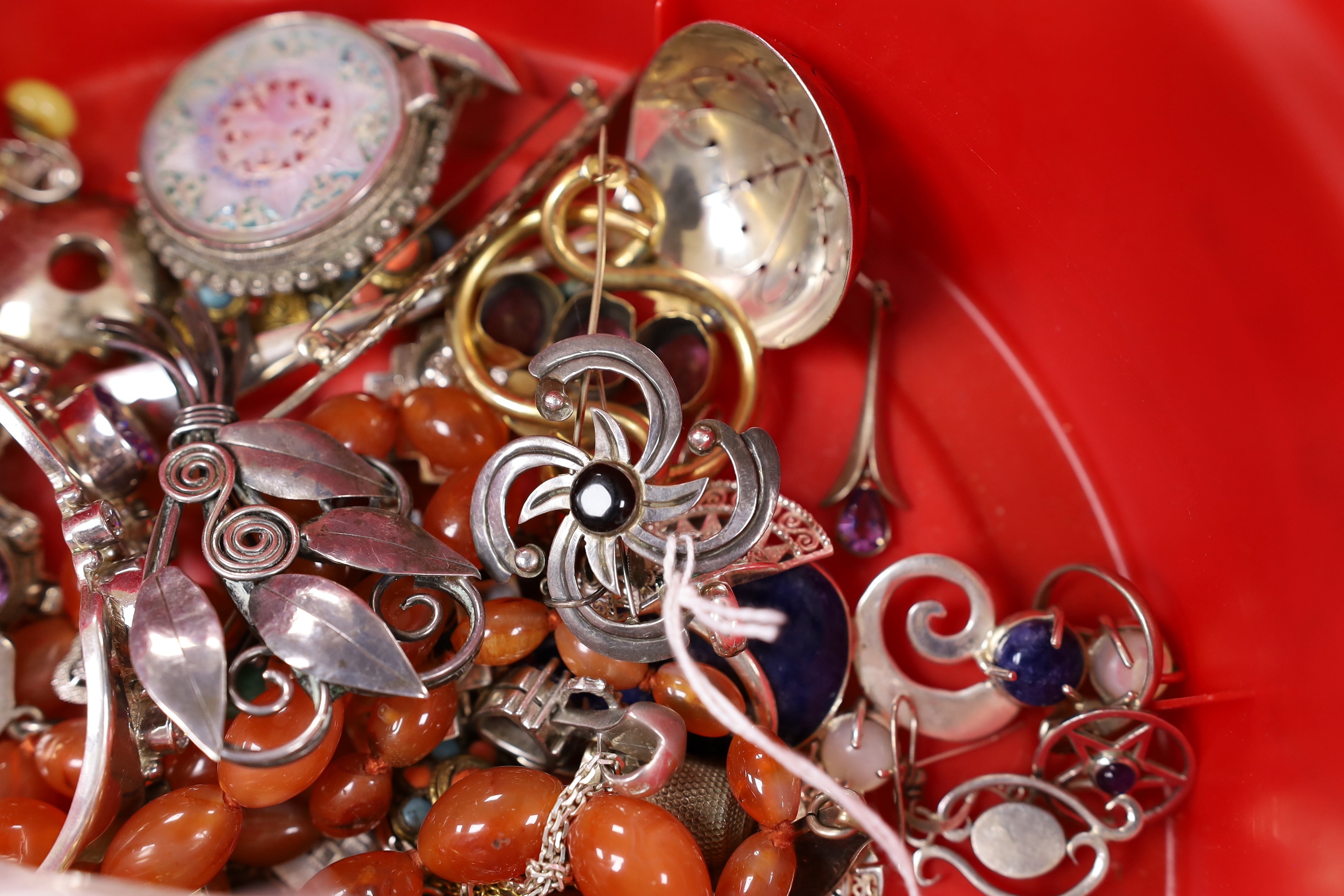 Assorted jewellery including enamelled silver bracelet, other white metal items, costume jewellery, agate necklace and a cased set of French gilt spoons.